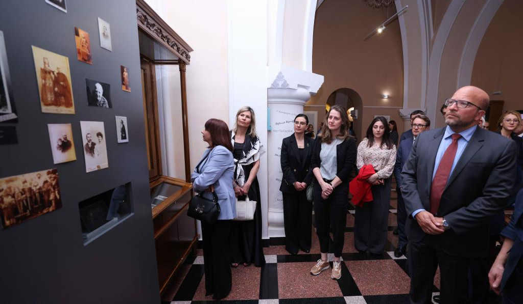 Գլխավոր դատախազի հրավերով Հայաստան ժամանած պատվիրակներն այցելել են Մատենադարան